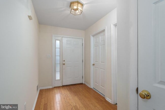 Building Photo - 610 Bollen Ct