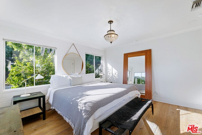 Building Photo - 26887 Sea Vista Dr