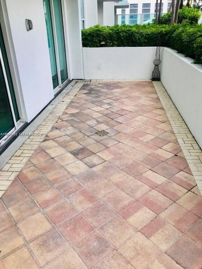 Building Photo - 31 SE 5th St