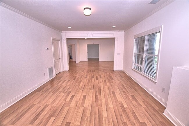 Building Photo - 56 Creekside Park Dr