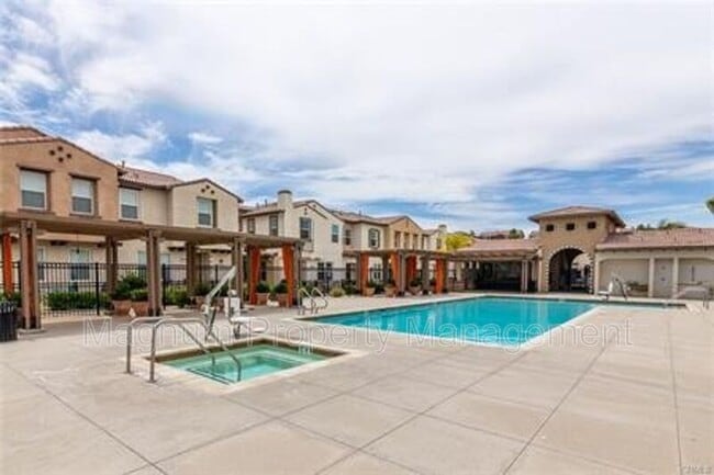 Building Photo - 40347 Calle Real