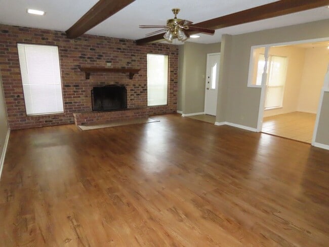 Building Photo - Whitehouse ISD! Spacious 3 Bedroom, 2 Bath...