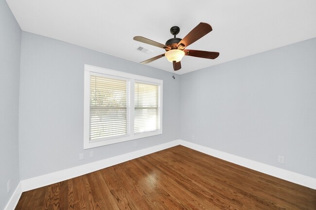 Building Photo - 509 Vincent St