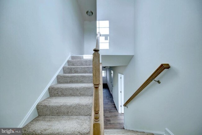 Building Photo - 88 Brookside Ave