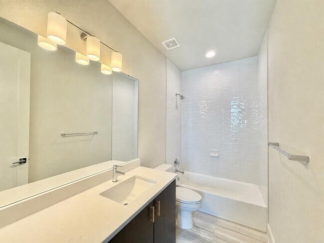 Building Photo - 7915 Floracita Ln