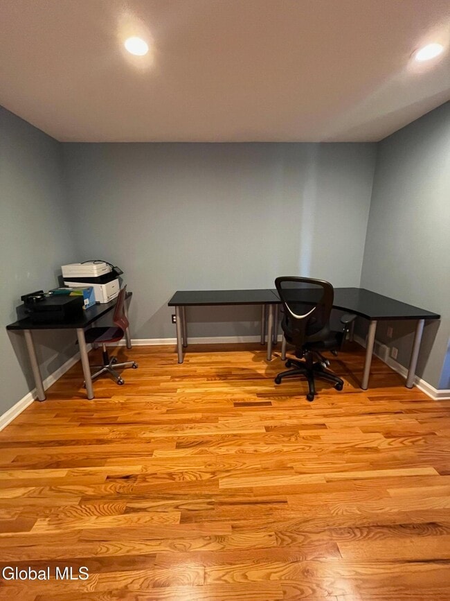 Building Photo - 14 Mallard Dr