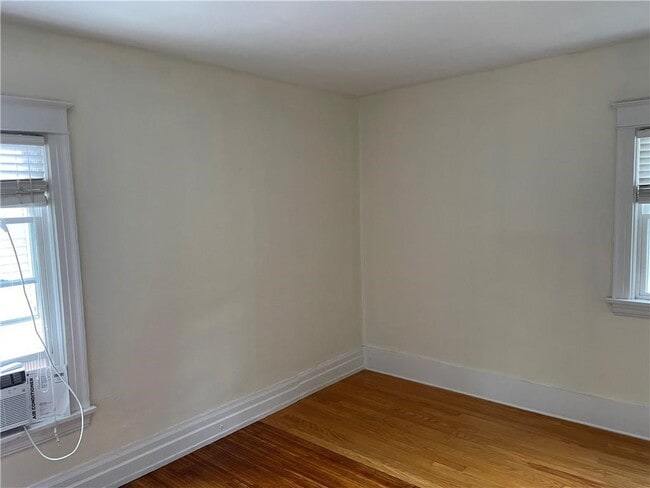 Building Photo - 110 Averill Ave