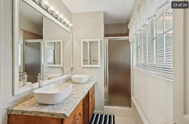 Building Photo - 15914 Pinyon Creek Dr