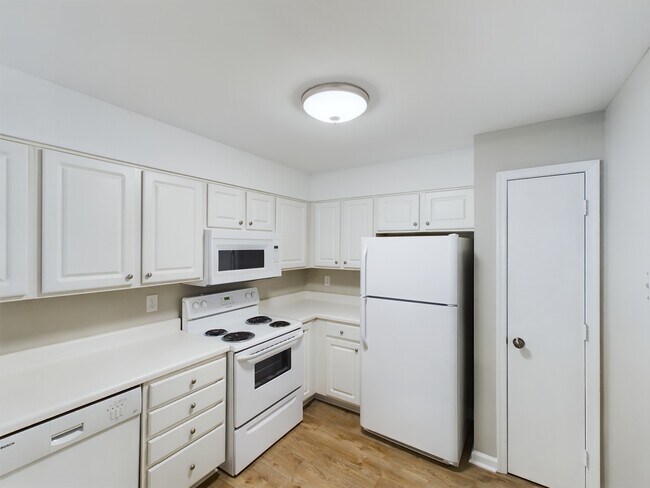 Building Photo - 1041 Wirewood Dr