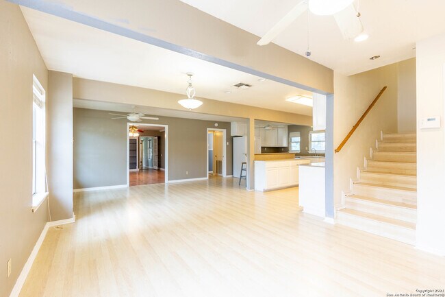 Building Photo - 224 Shadyview Dr