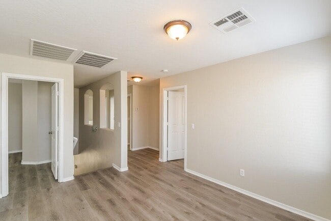 Building Photo - 10915 E Verbina Ln