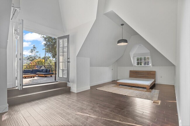 Building Photo - 263 San Miguel Rd
