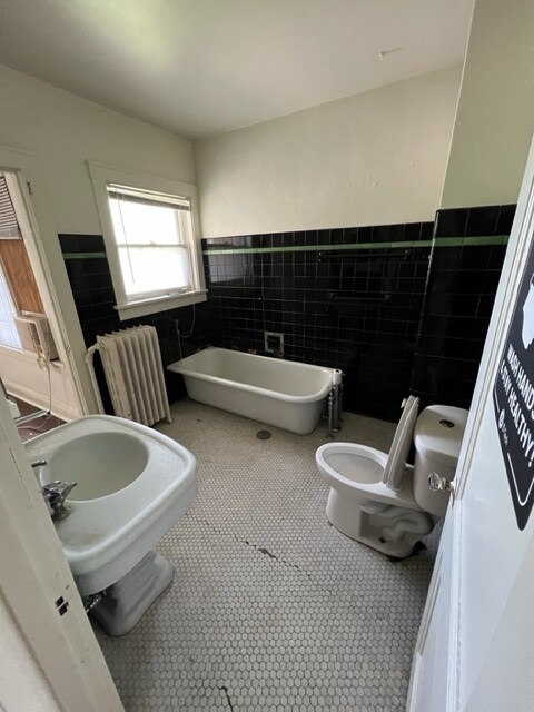 Building Photo - 907 N Rebecca Pl