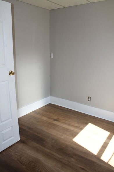 Building Photo - 20 Bellevue St