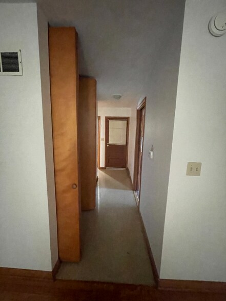 Building Photo - 1302 E Mumford Dr