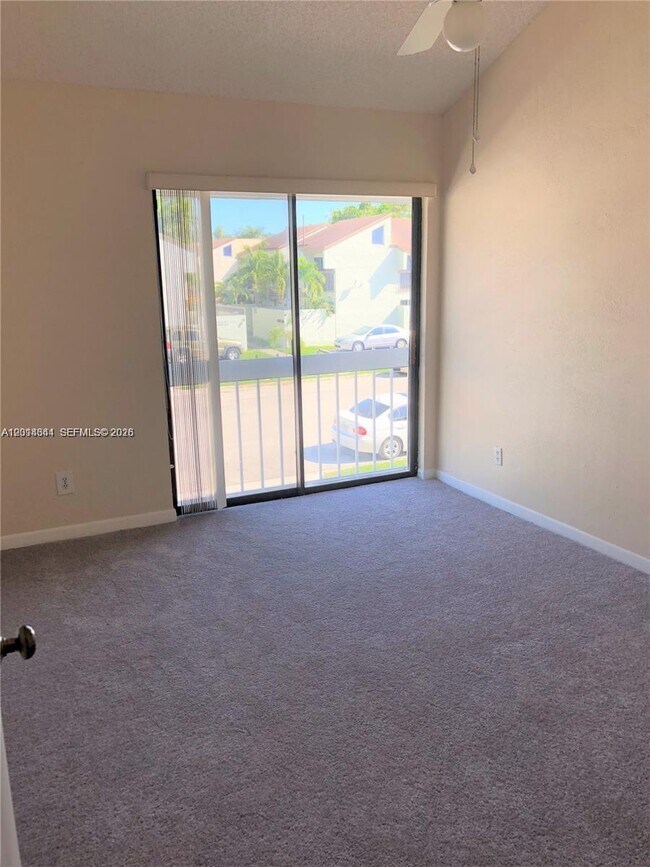 Building Photo - 15820 SW 91st Ct