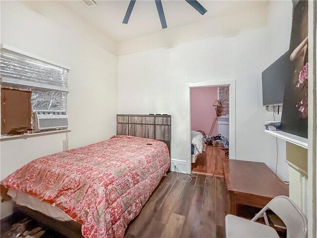 Building Photo - 5721 Royal St