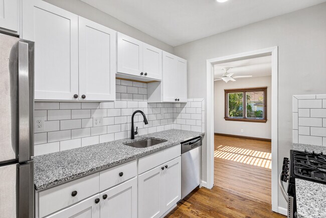 Building Photo - 2087 Allard Ave