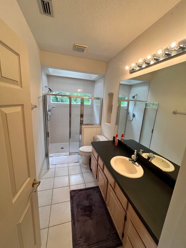 Building Photo - 6773 Veronica Ct