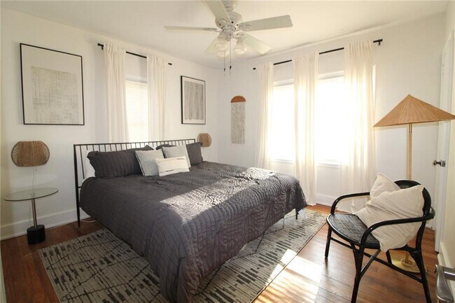 Building Photo - 936 East Lake Dr