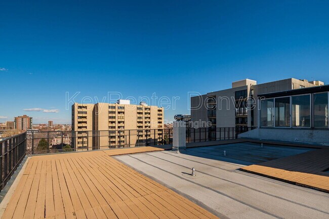 Building Photo - 740 N Pearl St