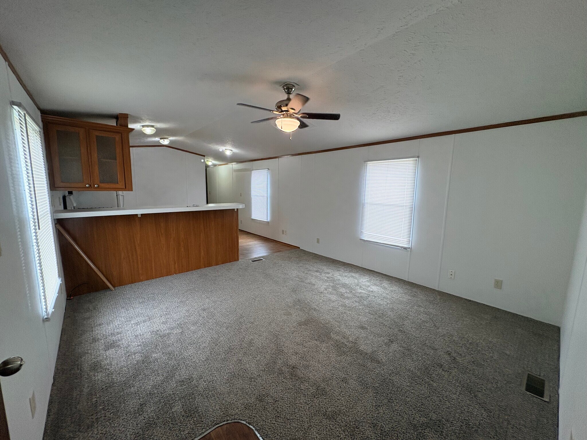 Building Photo - 319 Spring Park Dr