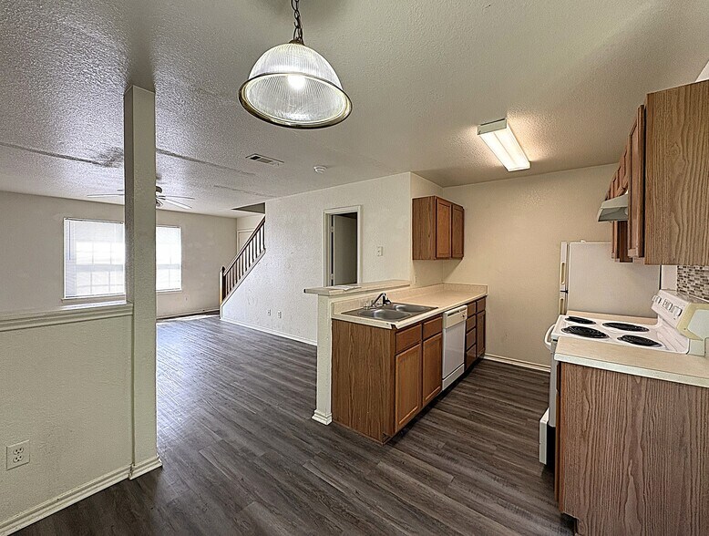 Building Photo - 5709 Redstone Dr