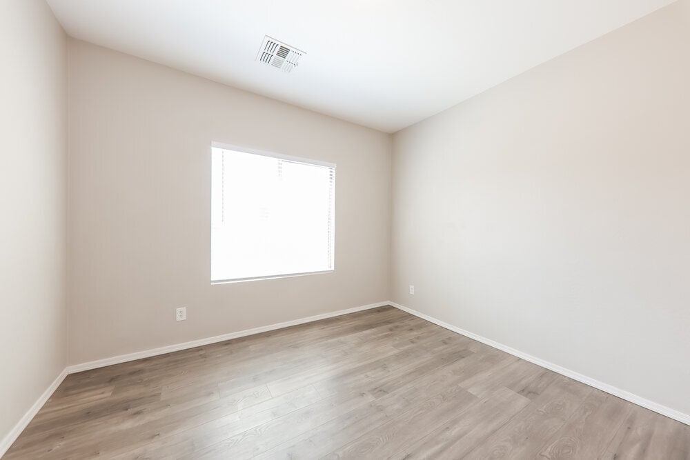 Building Photo - 13275 N Primrose St