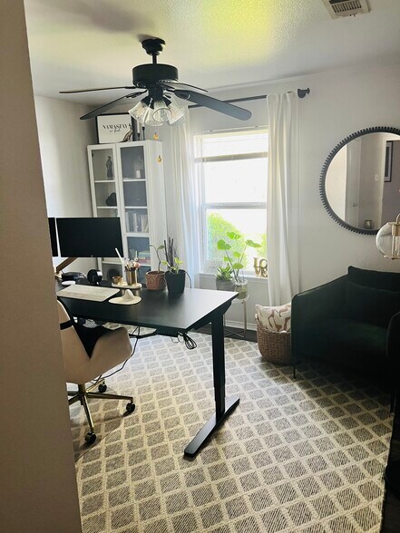 Building Photo - 1308 Devine Drive