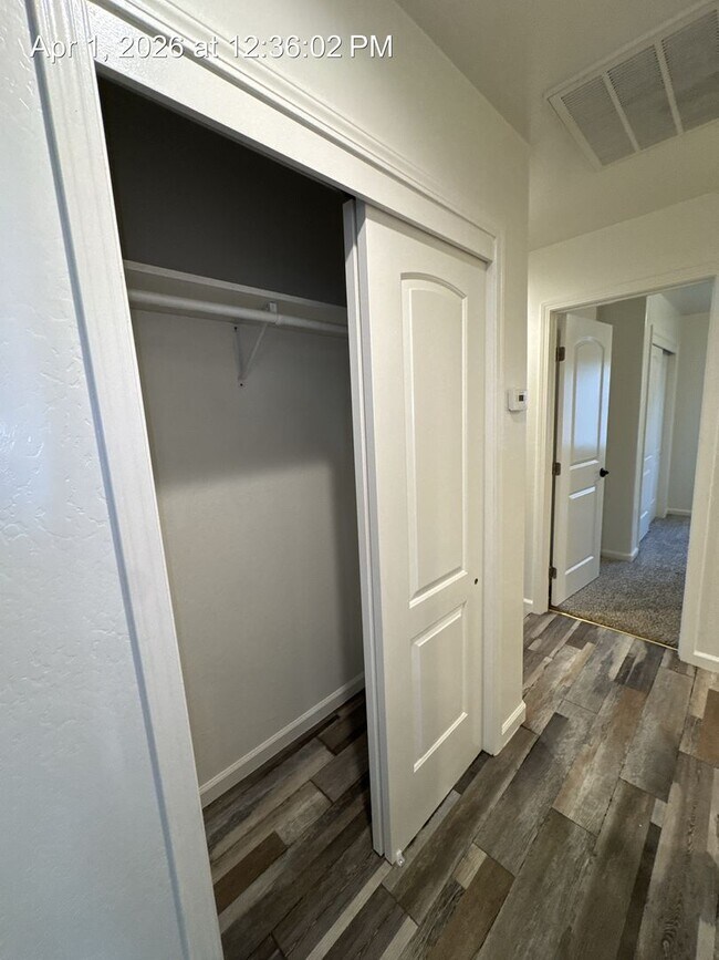 Building Photo - Charming 4 Bedroom House For Rent!!