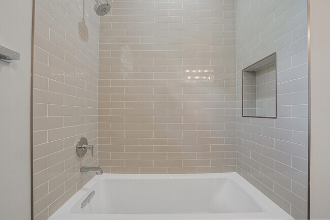 Building Photo - 9420 165th Pl N