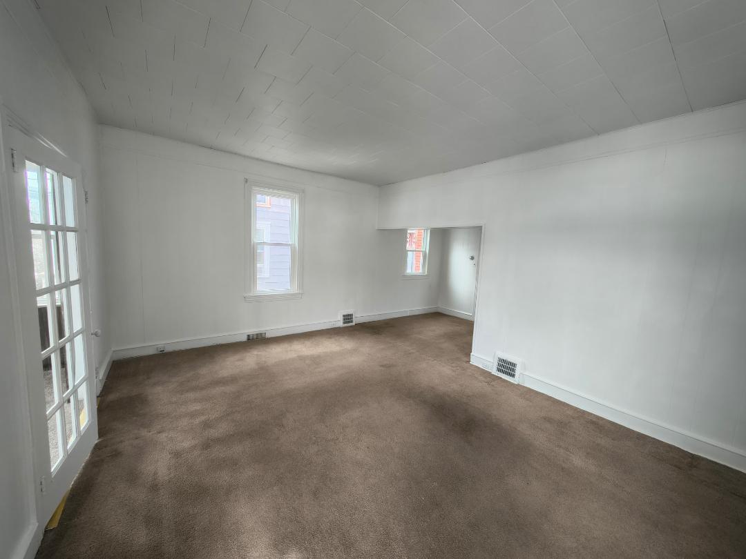 Living room - 44 High St
