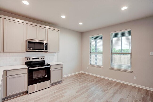 Building Photo - 309 Unforgiven Ln