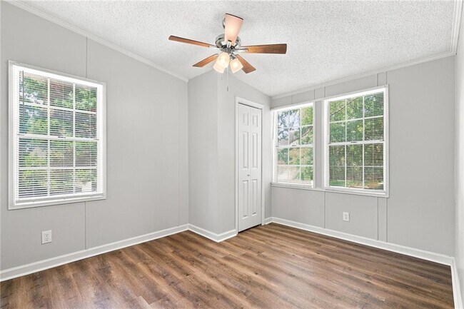 Building Photo - 4980 New Horizon Dr