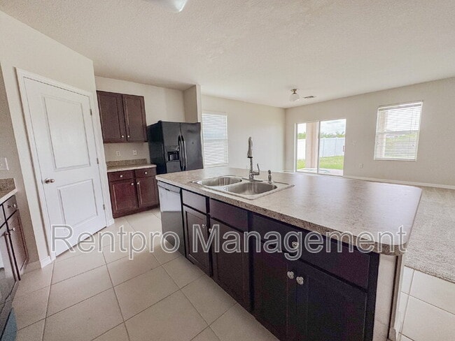 Building Photo - 405 Gris Sky Ln