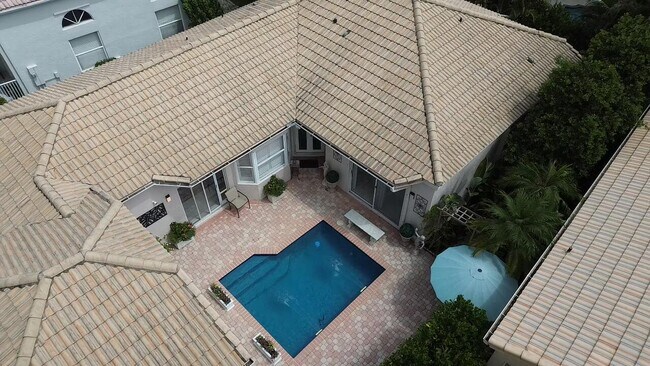 Building Photo - 2076 Cezanne Rd