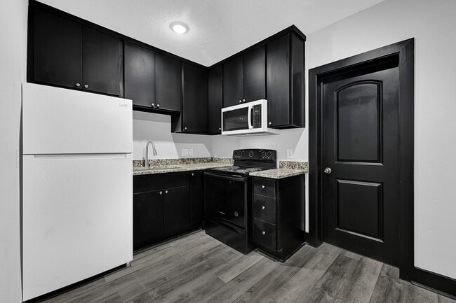 Primary Photo - 1313 10th St