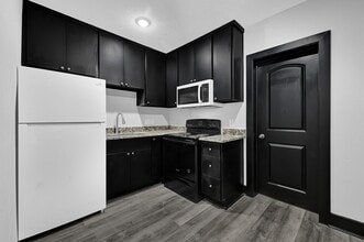 Building Photo - 1313 10th St