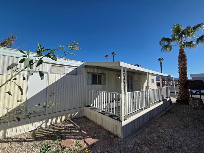 Building Photo - 3601 E Wyoming Ave