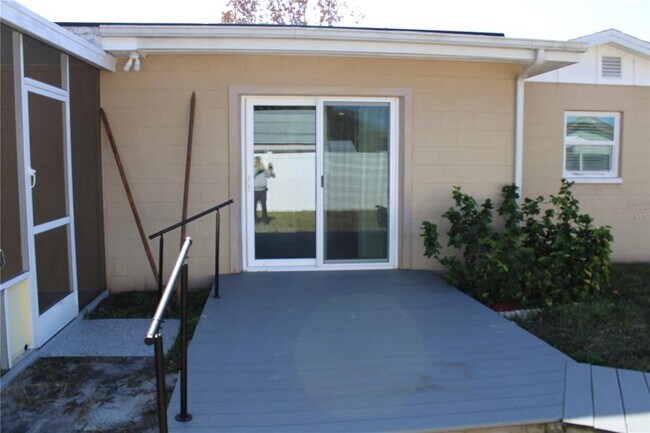 Building Photo - 8593 Lantana Dr