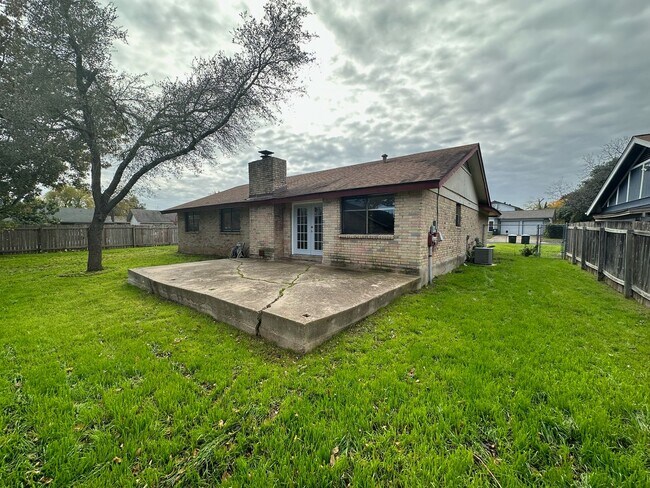 Building Photo - 12101 Scissortail Dr