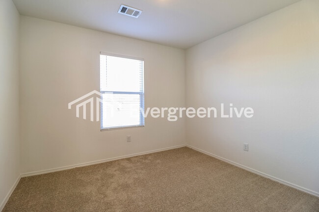 Building Photo - 41 Remington Ln