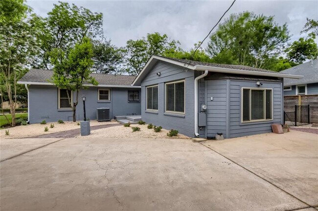 Building Photo - 1200 Aggie Ln