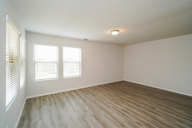 Building Photo - 5306 Freshwater Way