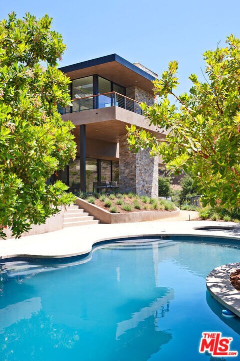 Building Photo - 6228 Sycamore Meadows Dr