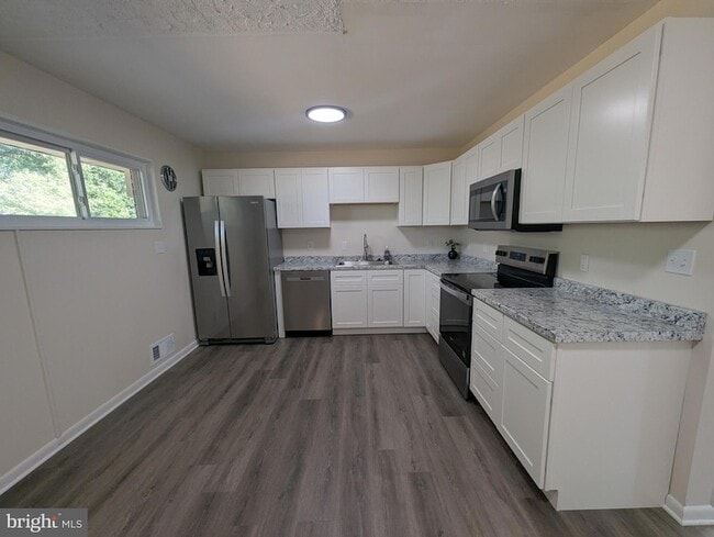 Building Photo - 6327 Willowood Ln