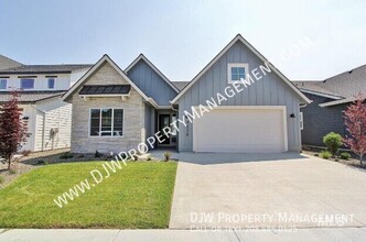 Building Photo - 4658 S Hennessy Ave