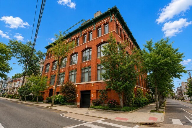 Building Photo - 120 Sherman Ave