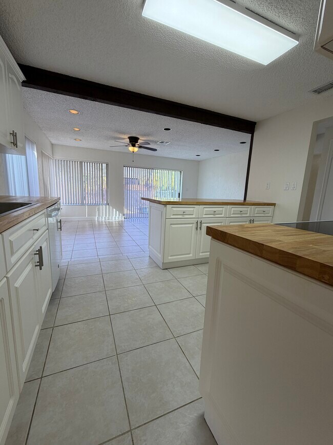 Building Photo - 13261 SW 102nd Terrace