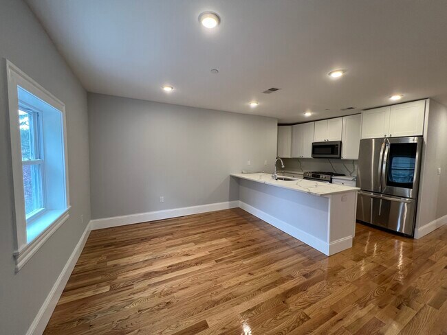 Primary Photo - 159 Morrison Ave